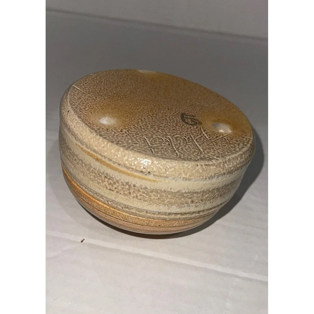 T Plasket Pottery Round Jar W/Lid